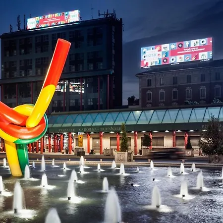 11 Near Duomo Mediolan